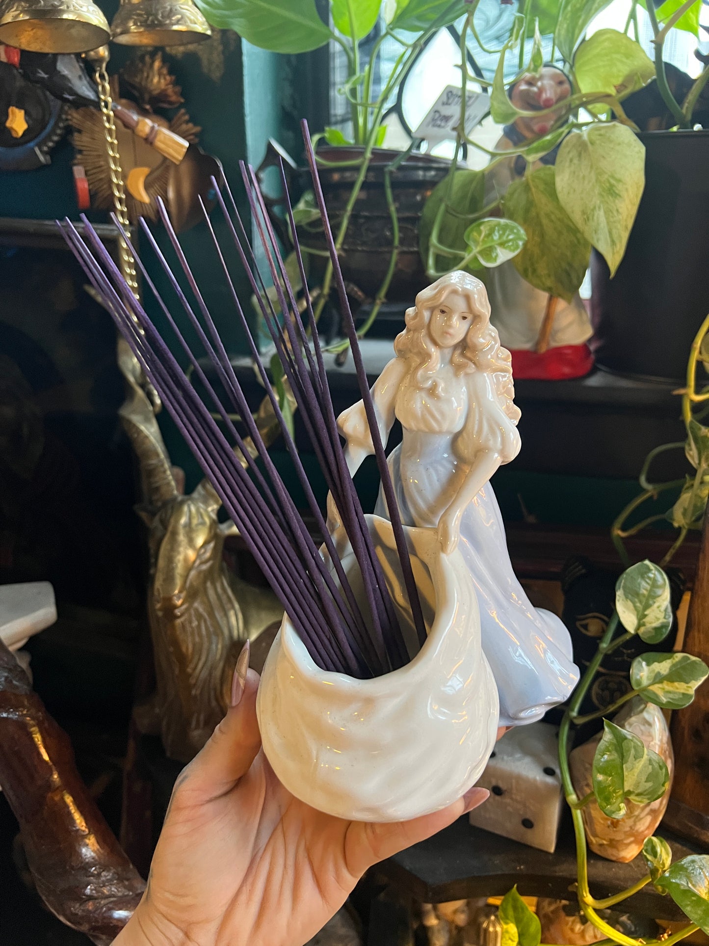 House of Loyd Maiden Planter Figurine