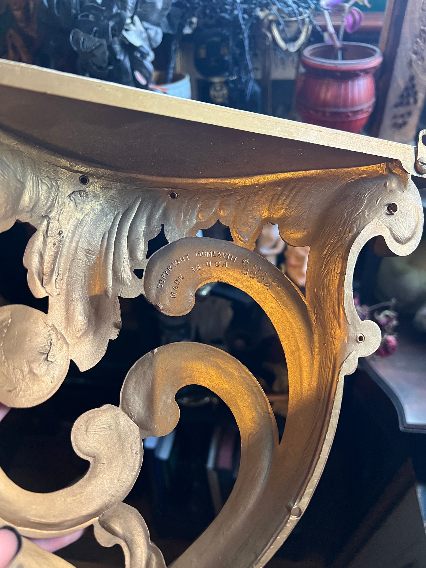 Syroco Hollywood Regency Shelf