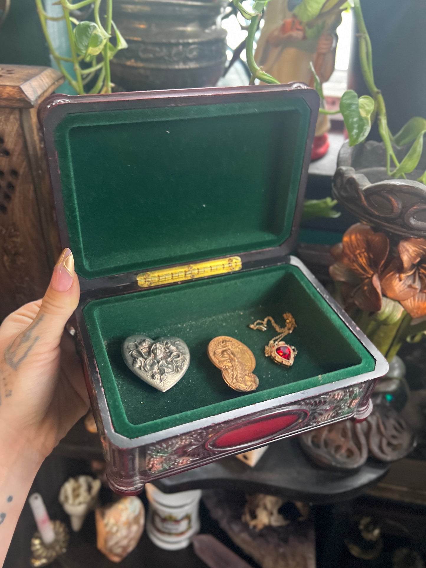 Art Nouveau-Style Dresser Box