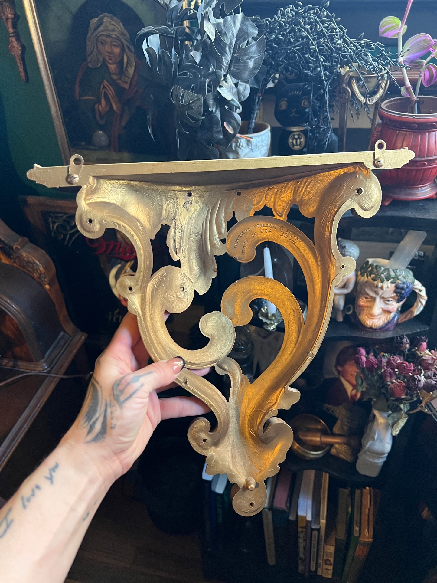 Syroco Hollywood Regency Shelf
