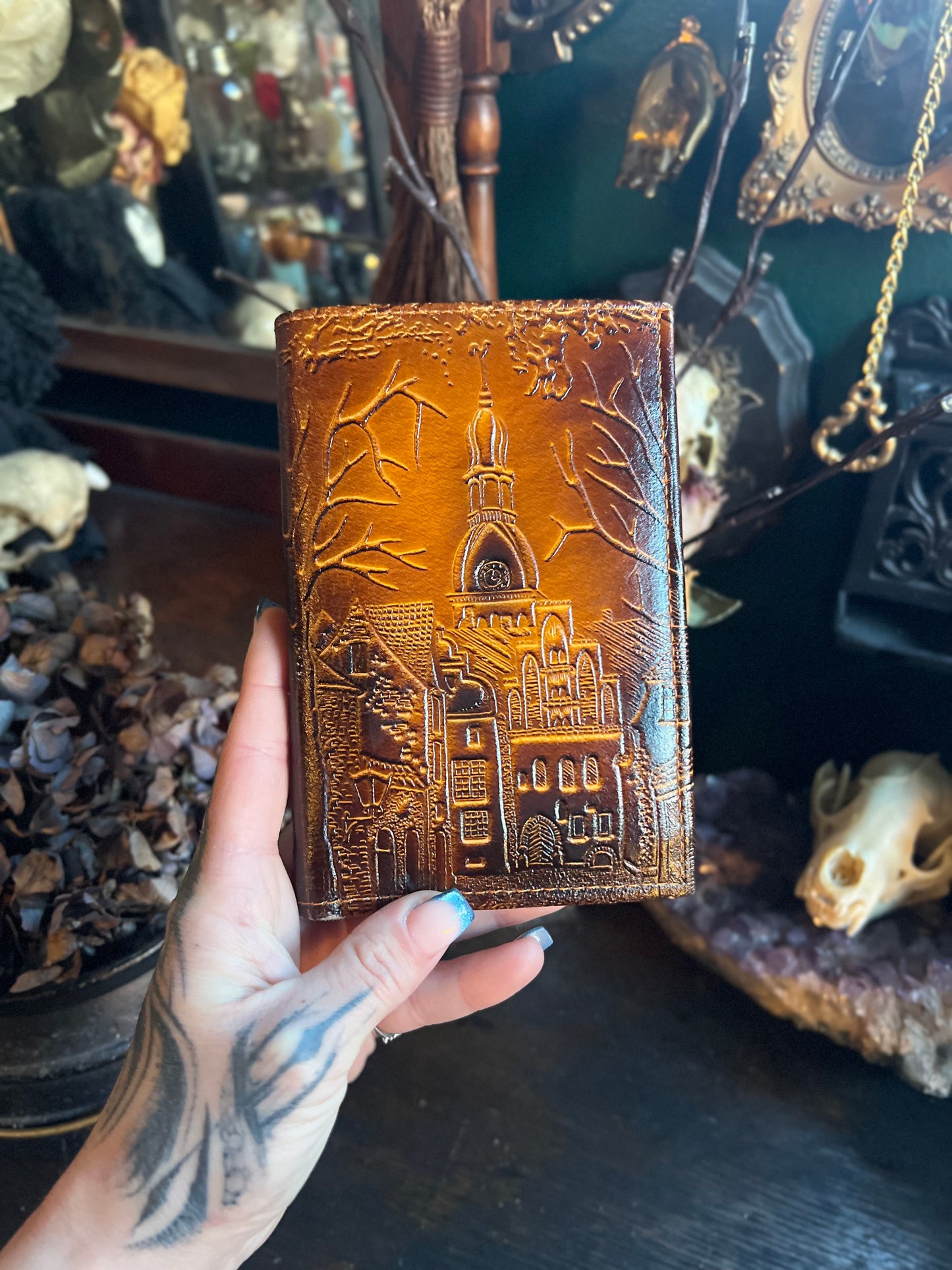 Hand Tooled Leather Wallet & Keychain
