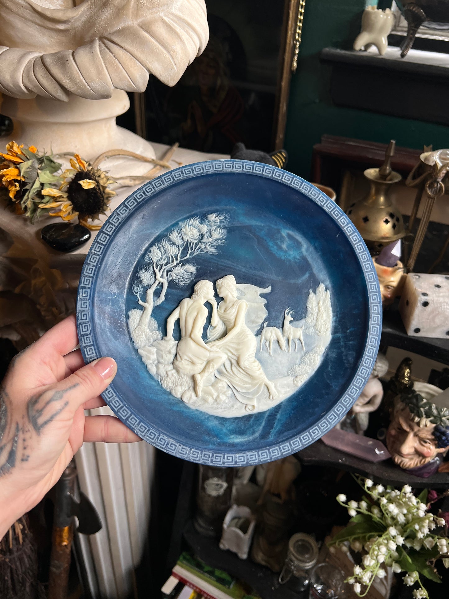 Incolay Cameo The Voyage of Ulysses Collector Plates