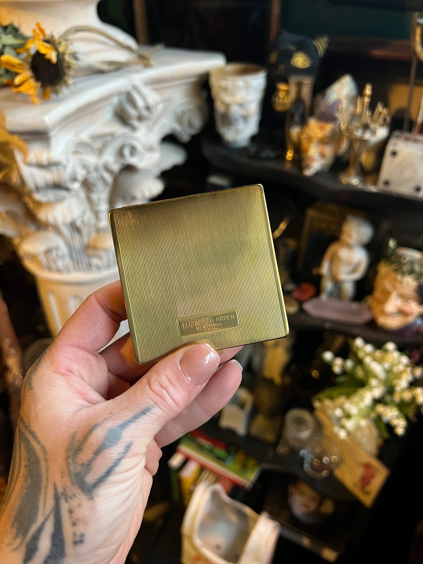 Elizabeth Arden New York Gold Striped Powder Compact