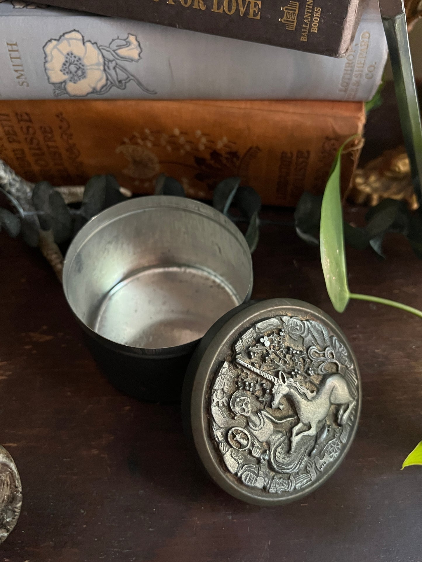 1978 Unicorn Pewter Trinket Box
