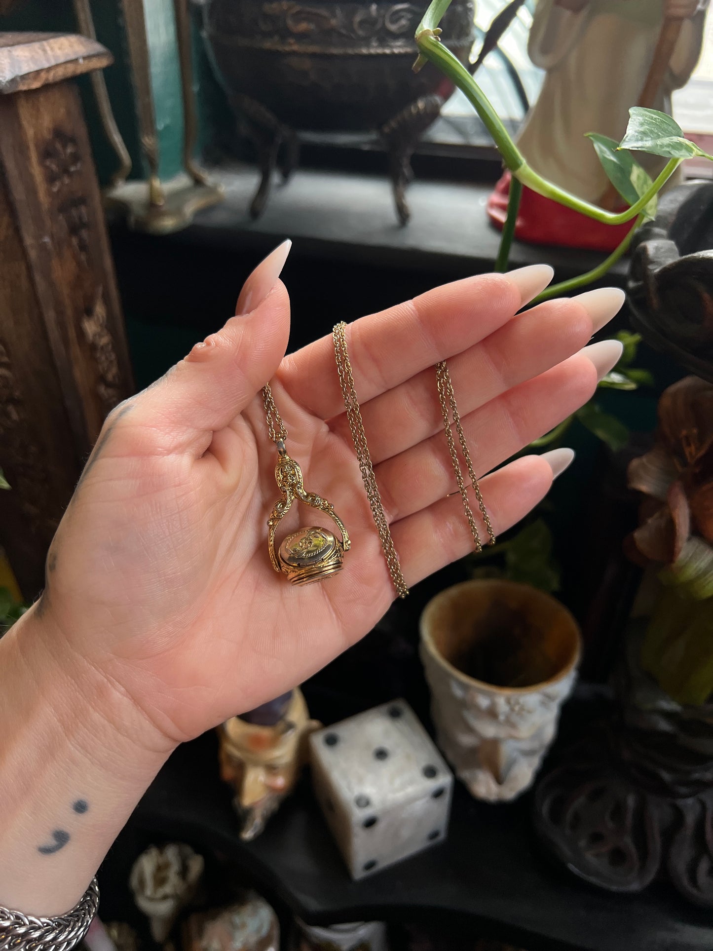 The 1928 3-Sided Spinner Locket Necklace