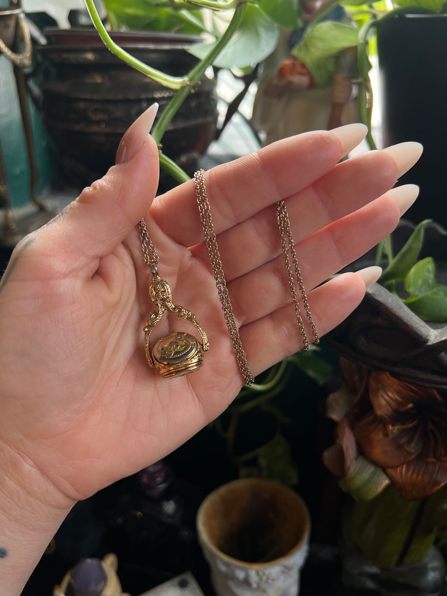 The 1928 3-Sided Spinner Locket Necklace