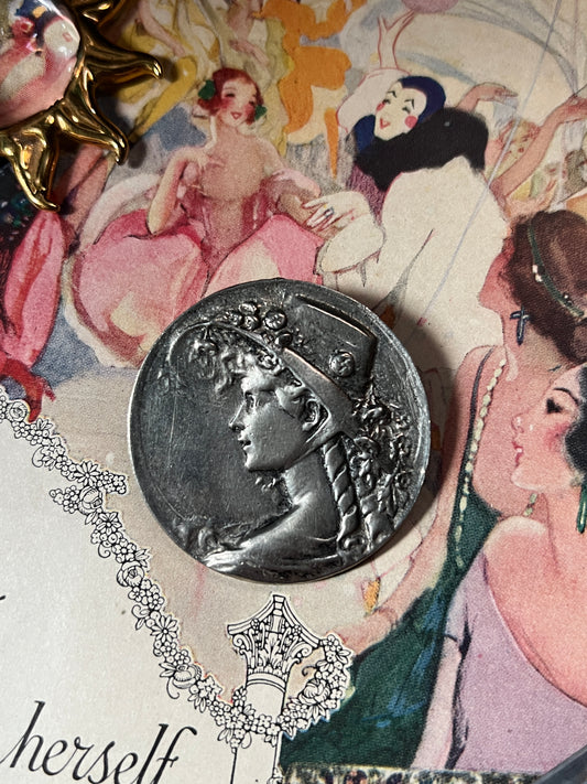 Art Nouveau Gibson Girl Brooch/Pendant