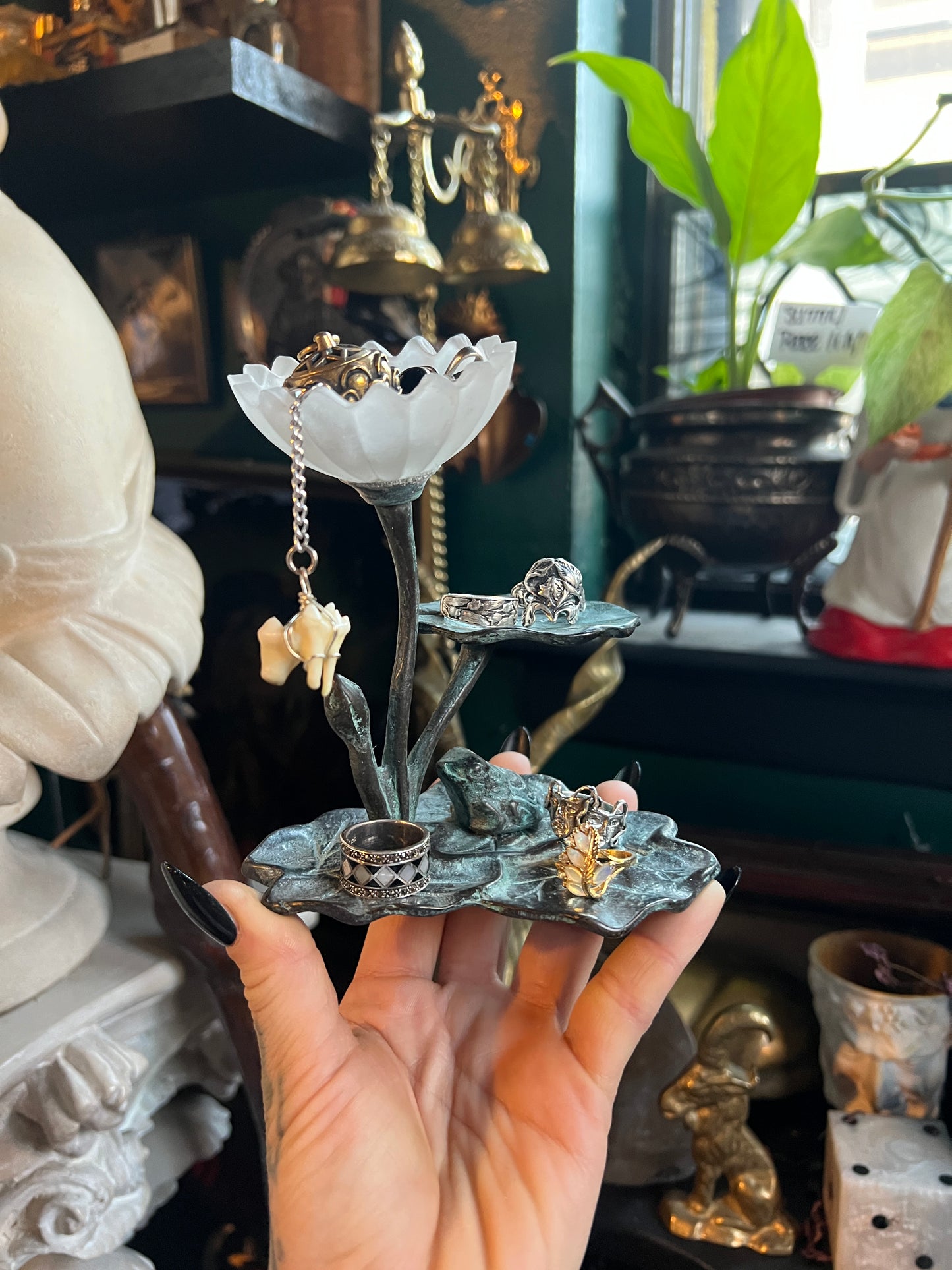 The Frog Prince’s Two-Tiered Trinket Stand