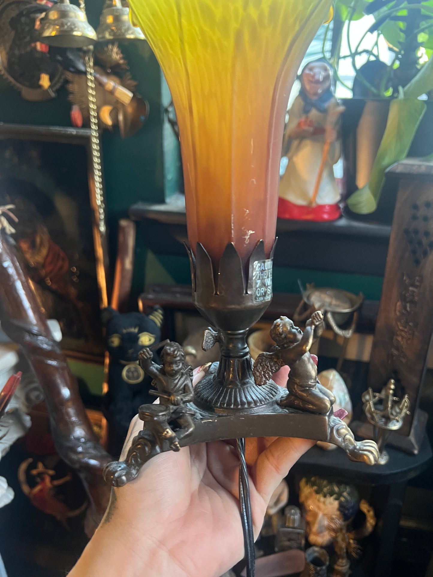 Triple Cherub Lily Lamp