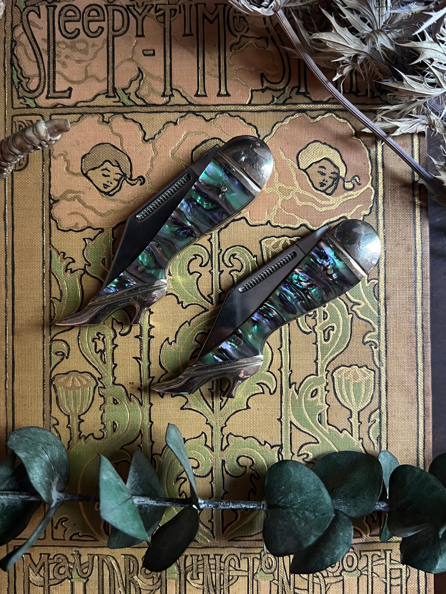 Abalone Lady Leg Pocket Knife