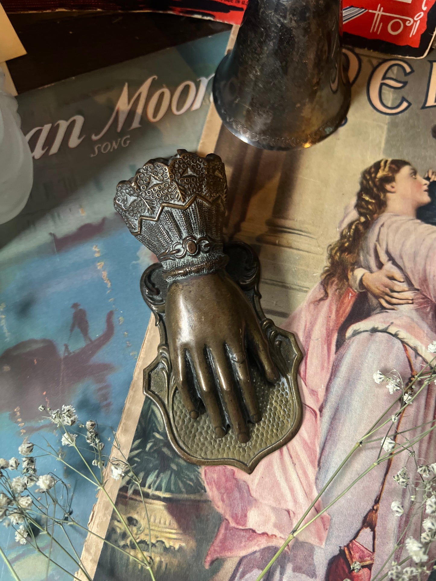 Victorian Hand Clip