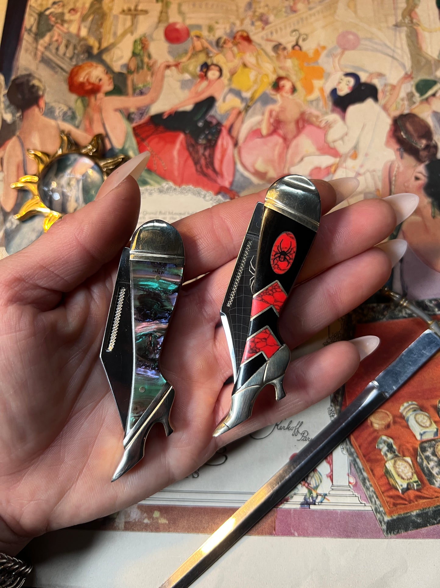 Lady Leg Pocket Knives