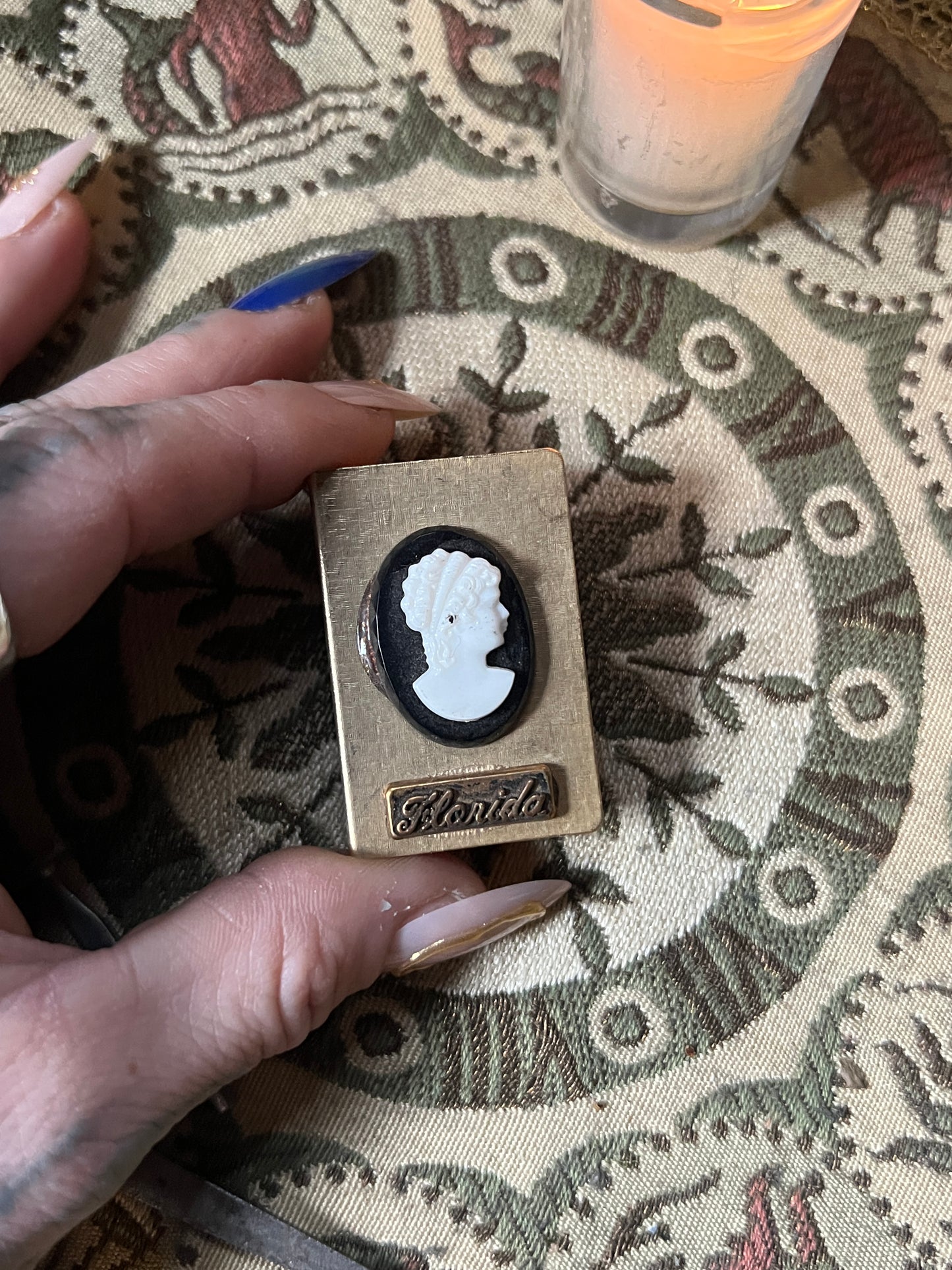 Victorian Style Cameo Florida Matchbox