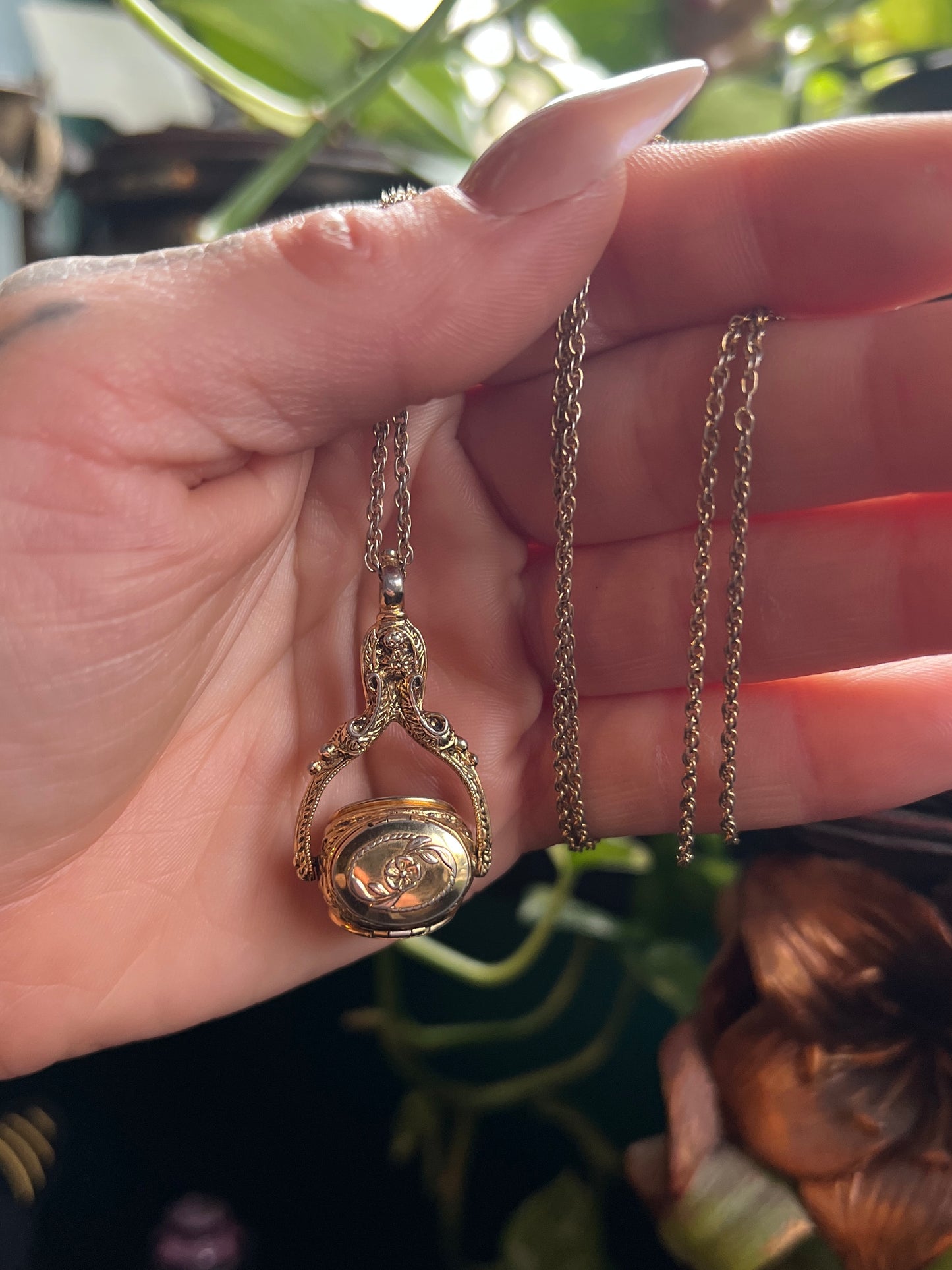 The 1928 3-Sided Spinner Locket Necklace