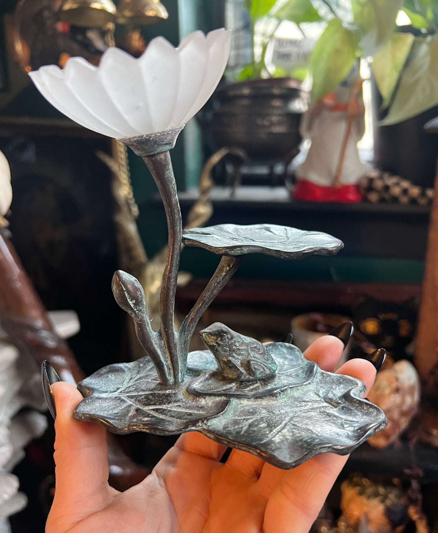 The Frog Prince’s Two-Tiered Trinket Stand