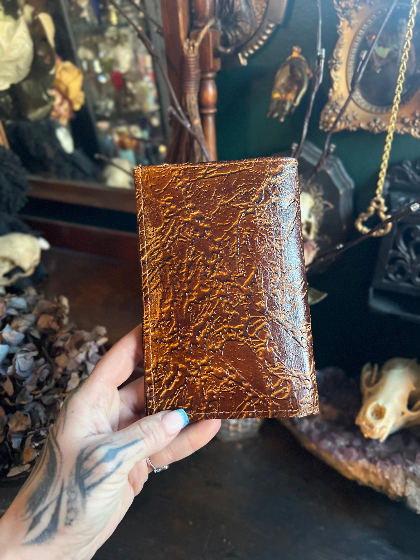 Vintage Hand Tooled Leather Wallet & Keychain