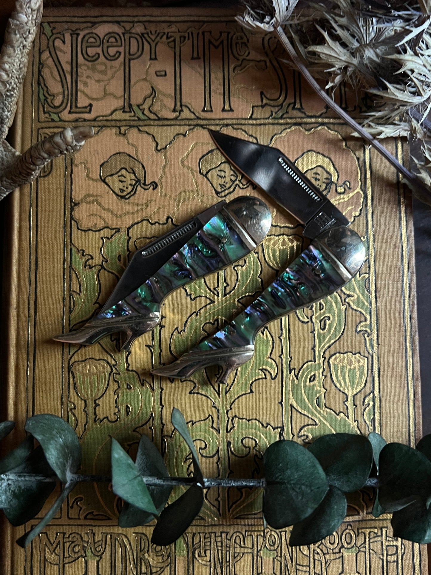 Abalone Lady Leg Pocket Knife