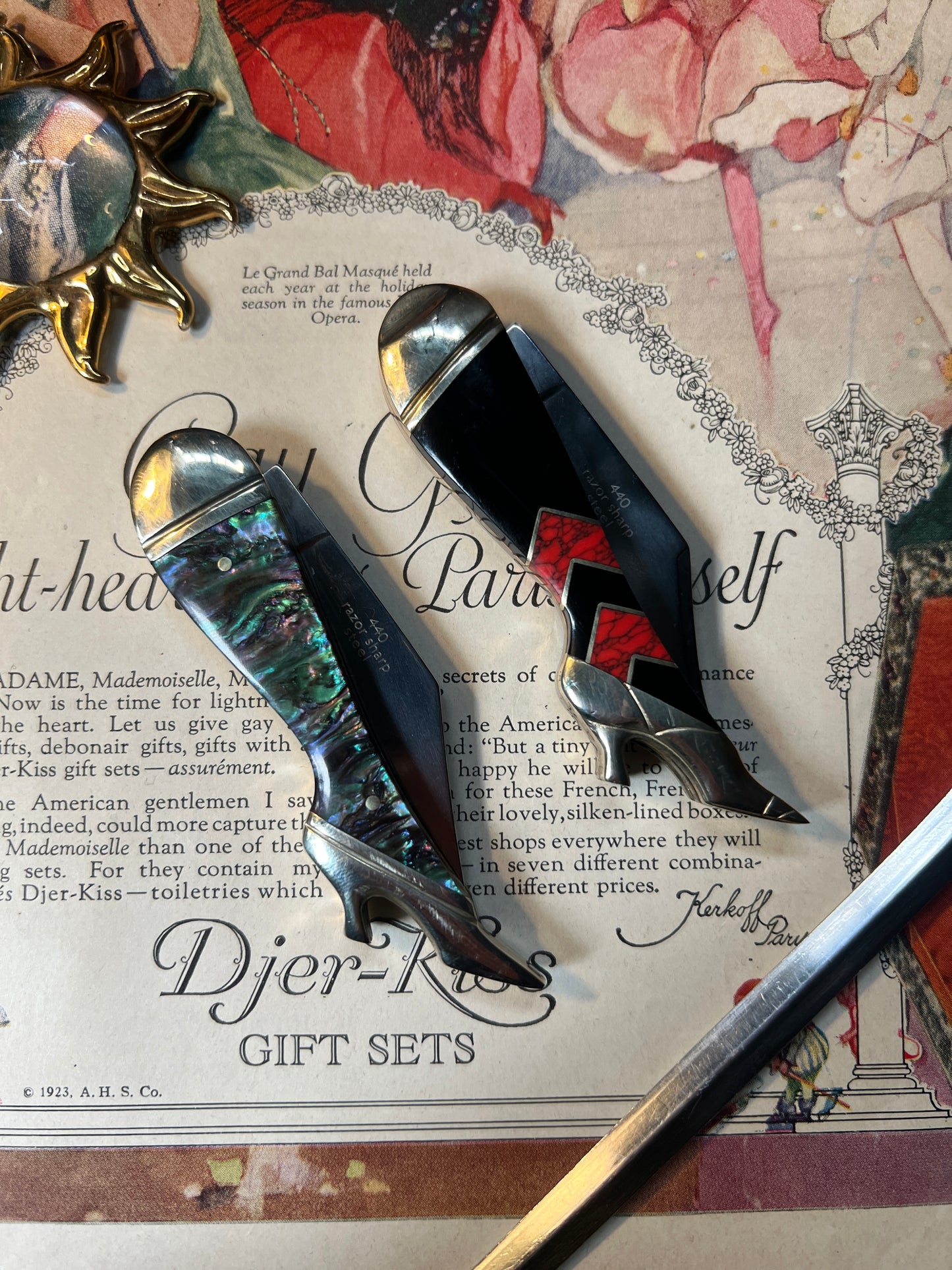 Lady Leg Pocket Knives