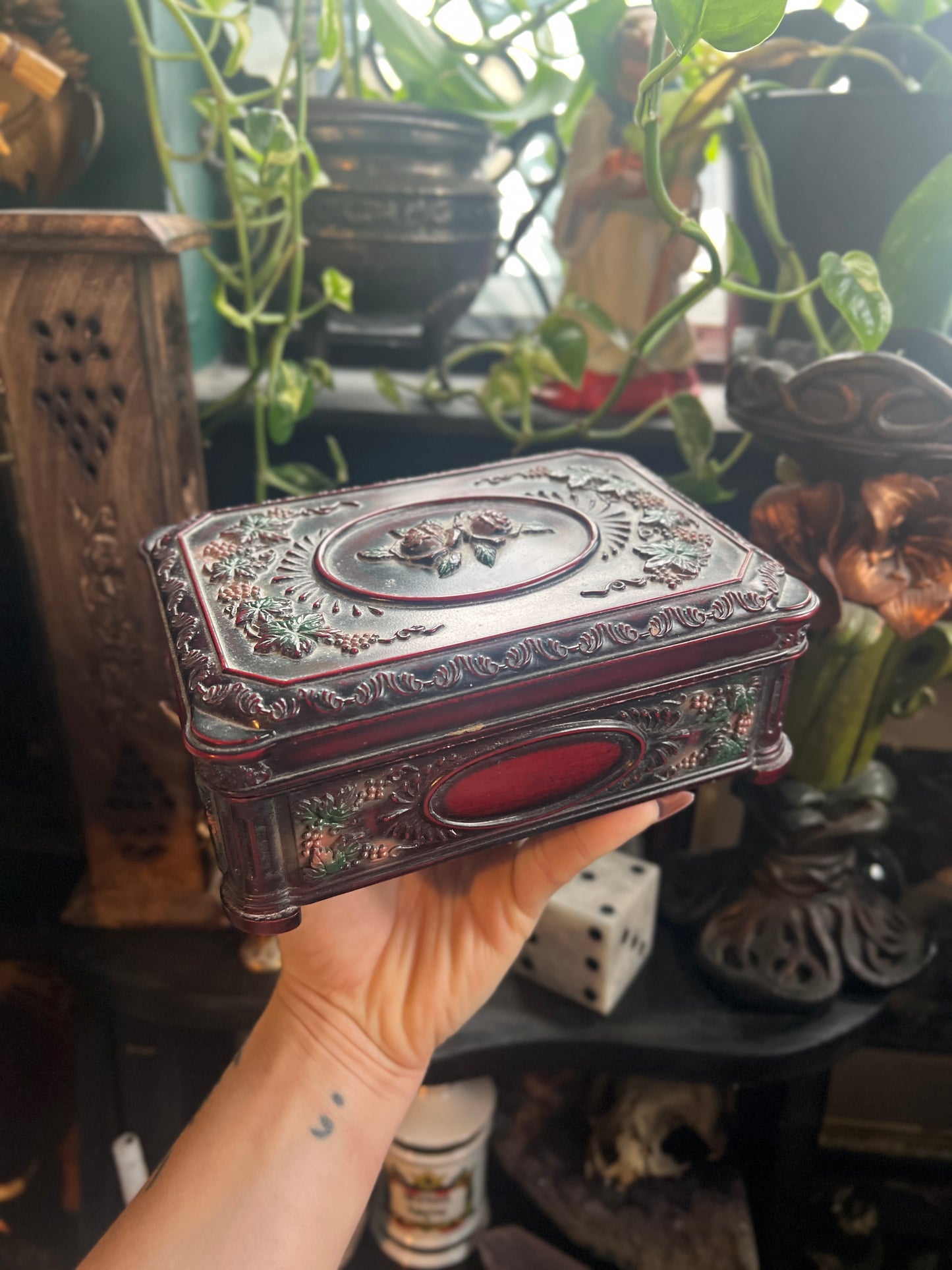 Art Nouveau-Style Dresser Box