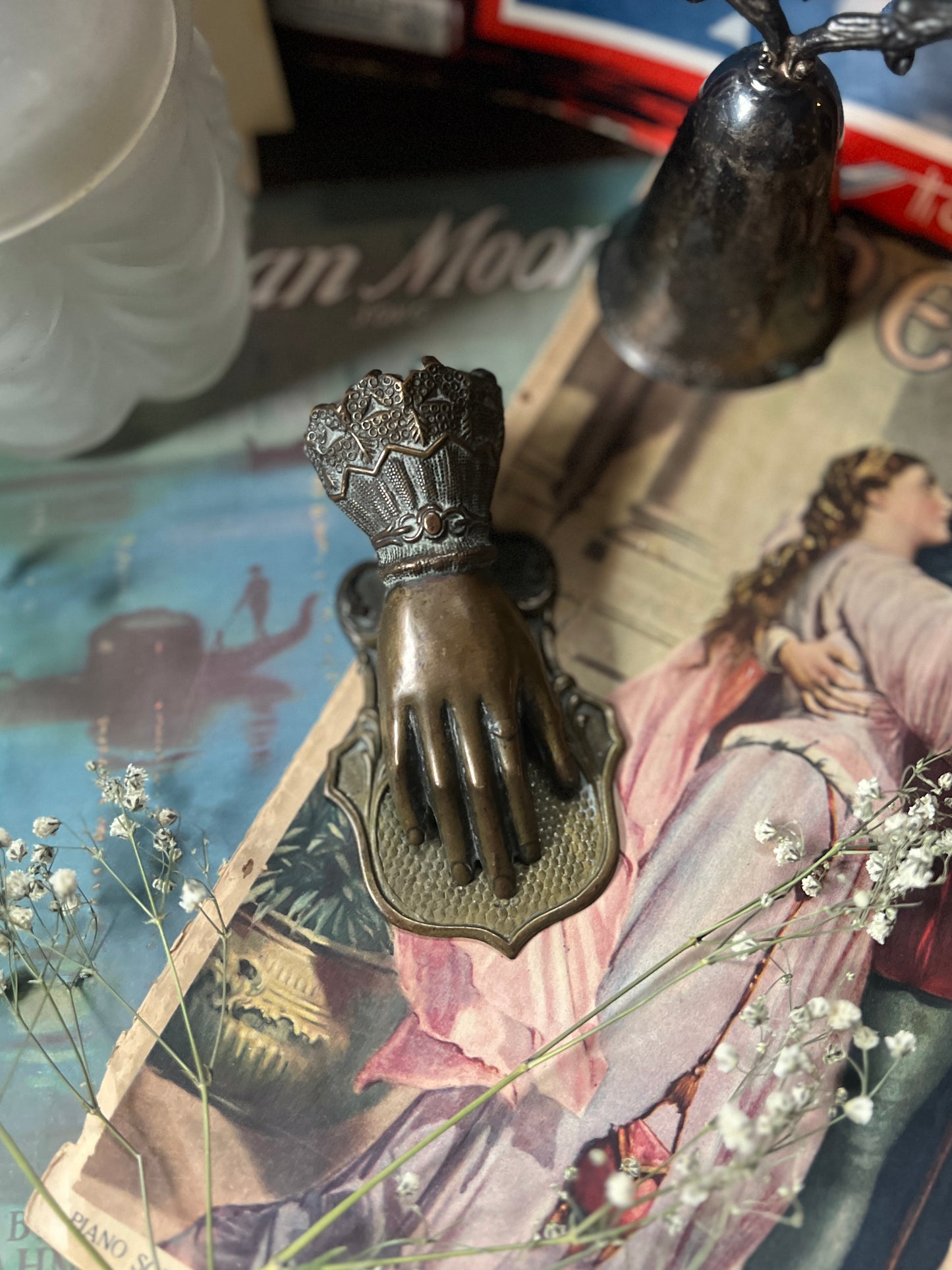 Victorian Hand Clip