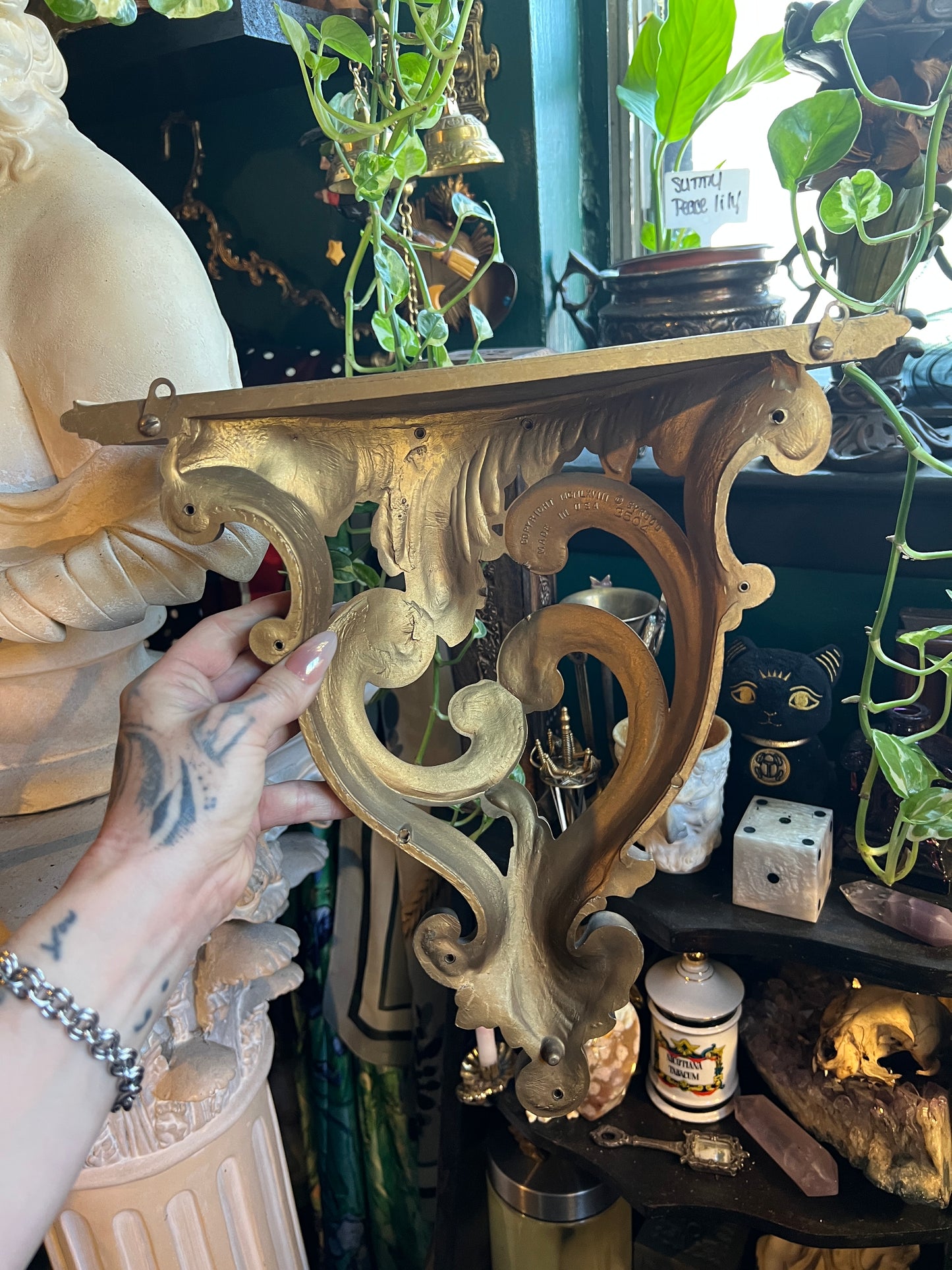 Syroco Hollywood Regency Shelf