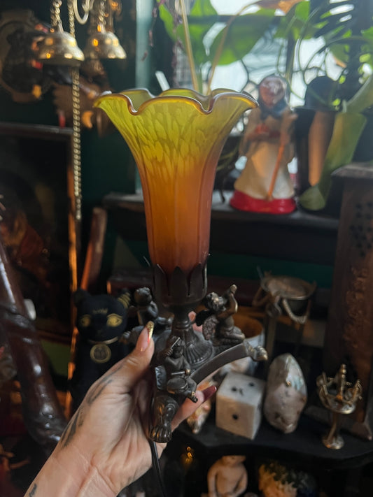 Triple Cherub Lily Lamp