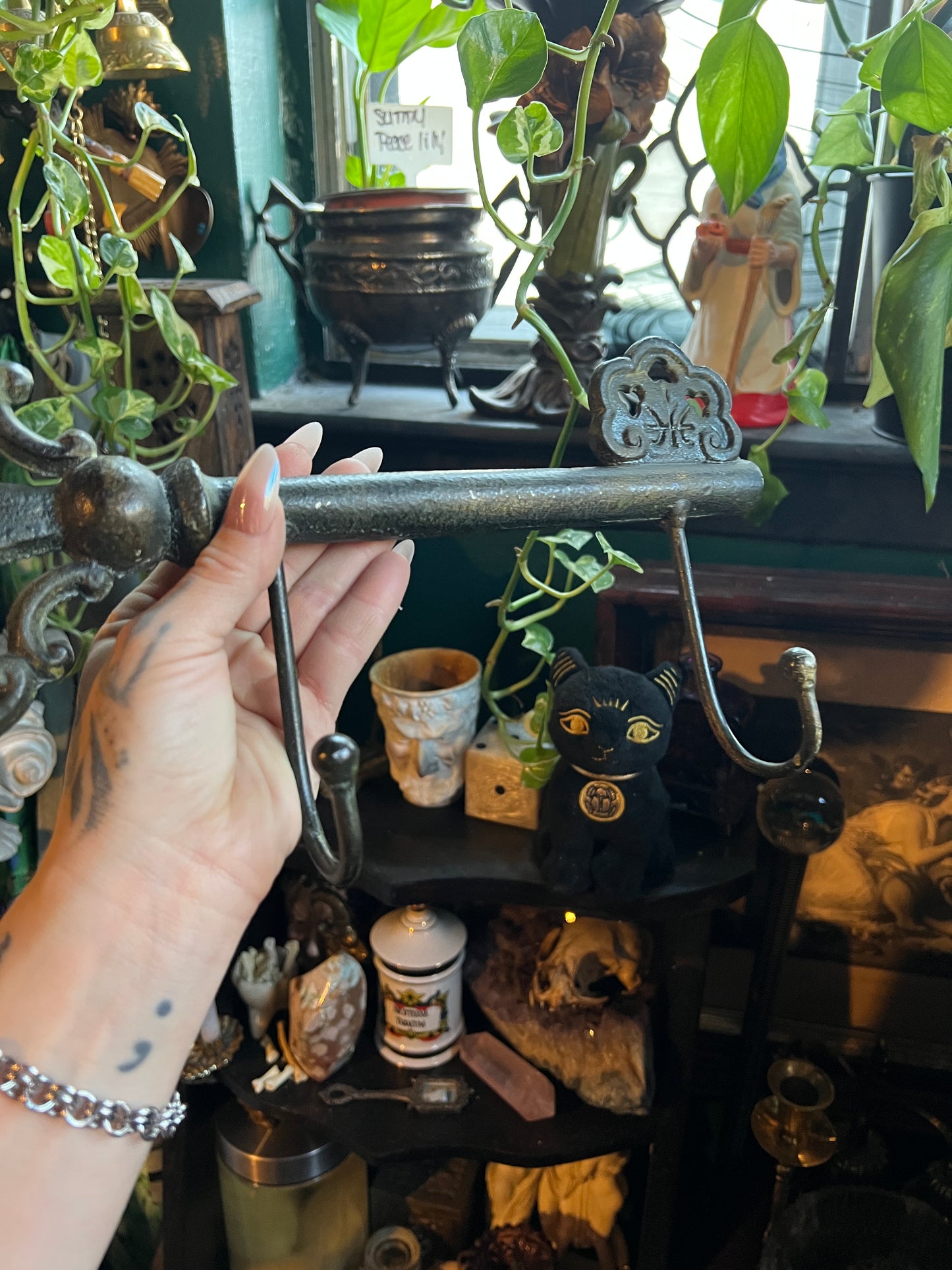 Baroque Style Oversized Key Coat Hook