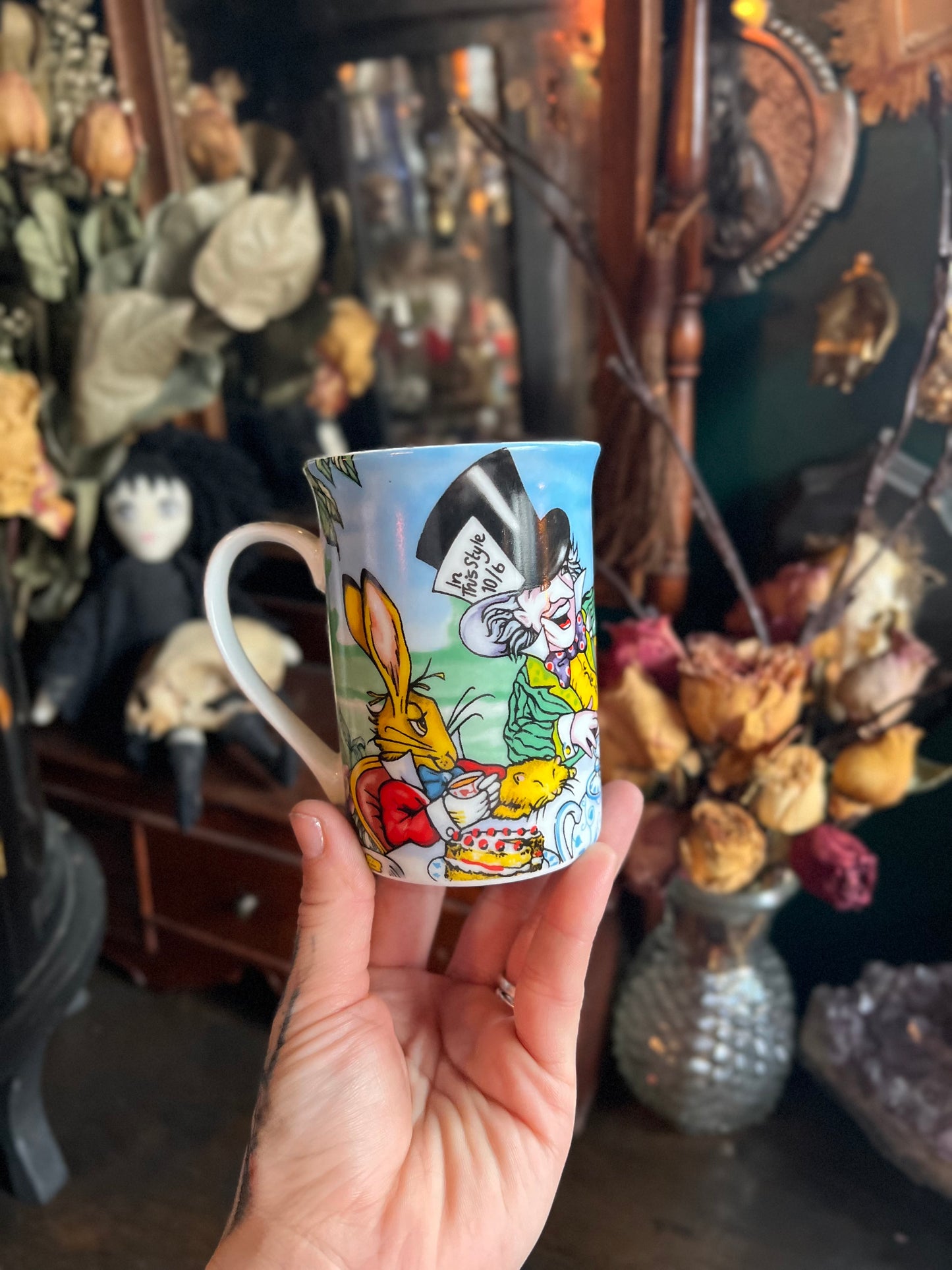 Alice in Wonderland Tea Cup