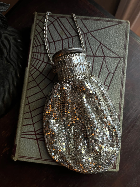 Art Deco Whiting & Davis Mesh Dance Purse c. 1920s–1930s