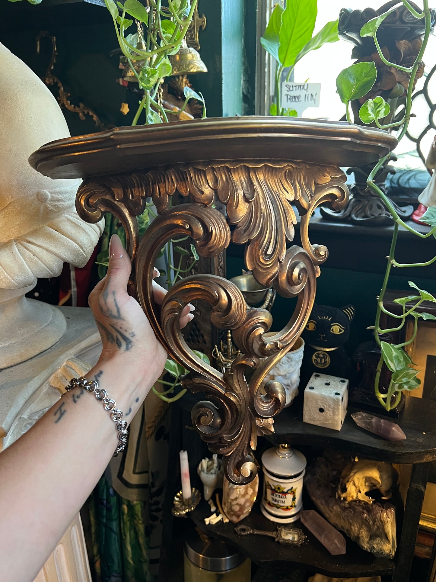 Syroco Hollywood Regency Shelf