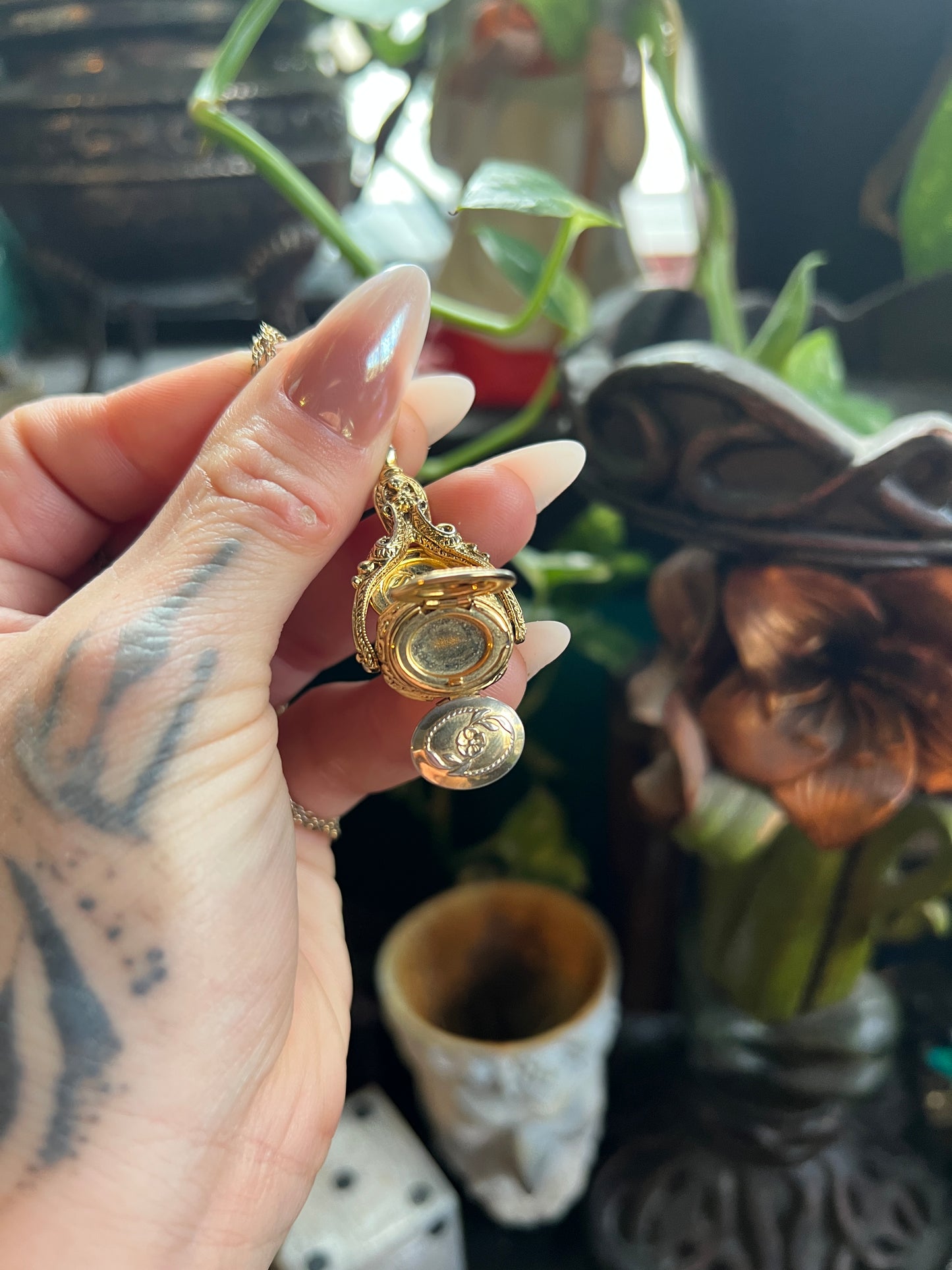 The 1928 3-Sided Spinner Locket Necklace