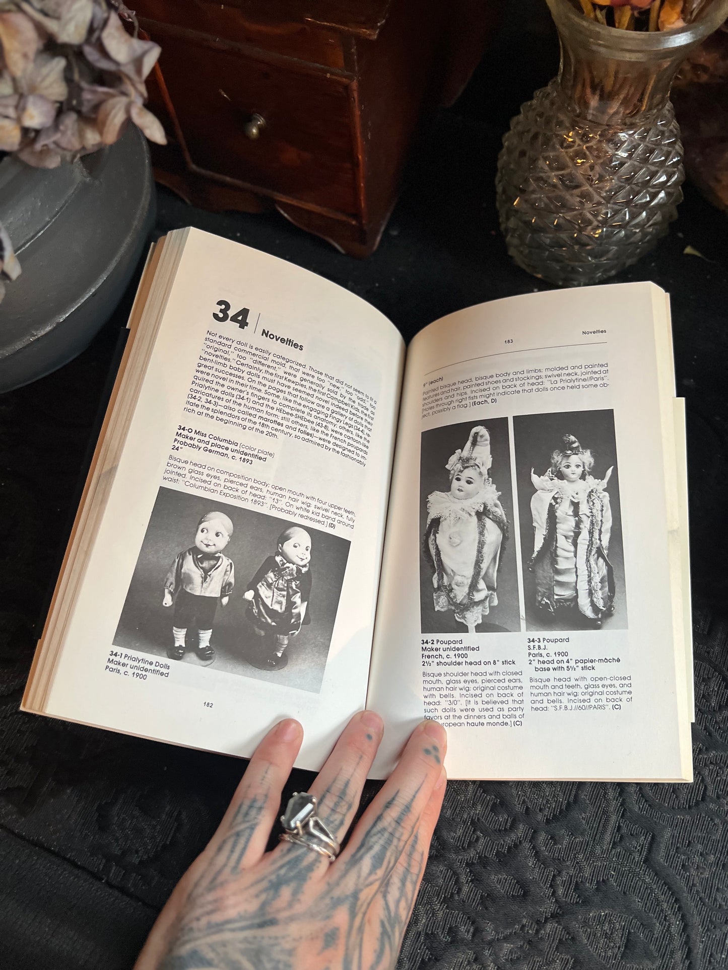 Vintage Collectors Guide to Dolls Book